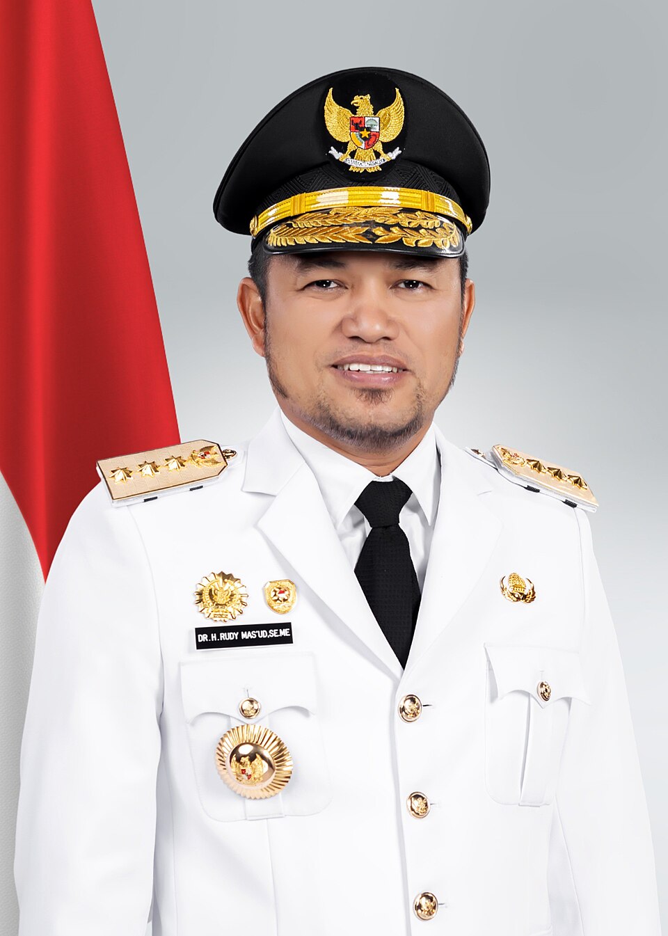 Jaga Kepercayaan Publik, Rudi Mas’ud Copot Hijrah Dari TGUPP dan Sampaikan Permintaan Maaf
