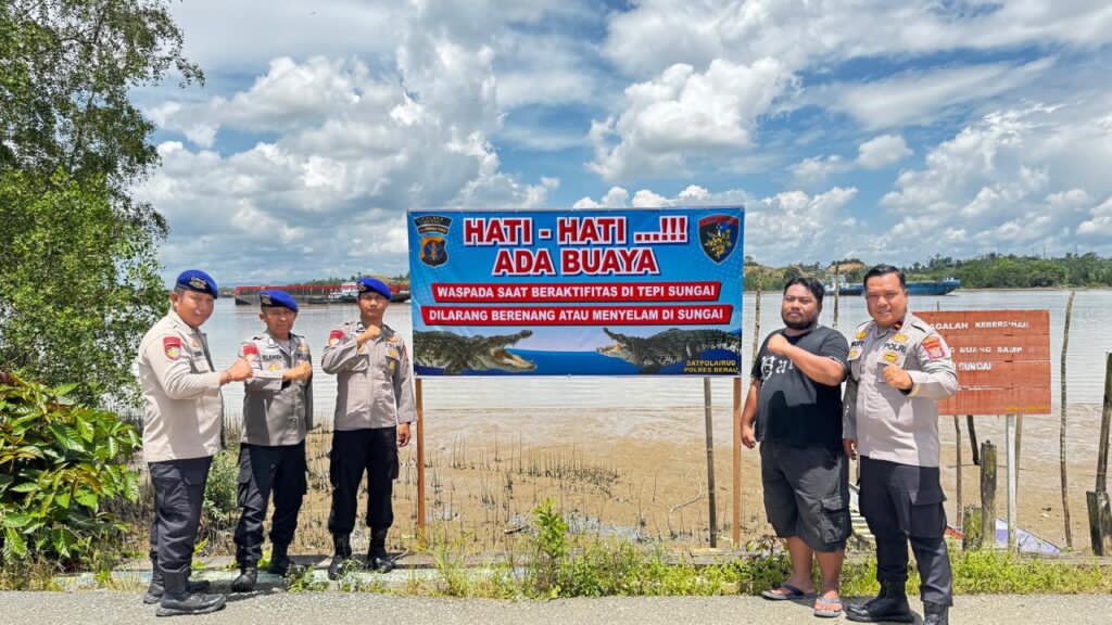 Cegah Insiden di Sungai, Sat Polair Berau Pasang Peringatan Buaya