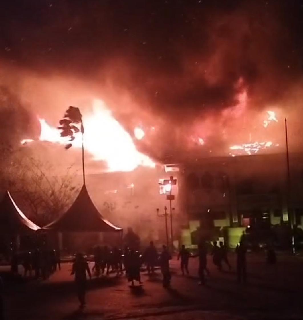 Kantor Bupati Bulungan Terbakar, Api Membumbung Tinggi di Tanjung Selor