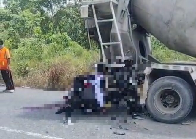Dua Pelajar Tewas Usai Hantam Truk Ready Mix Parkir