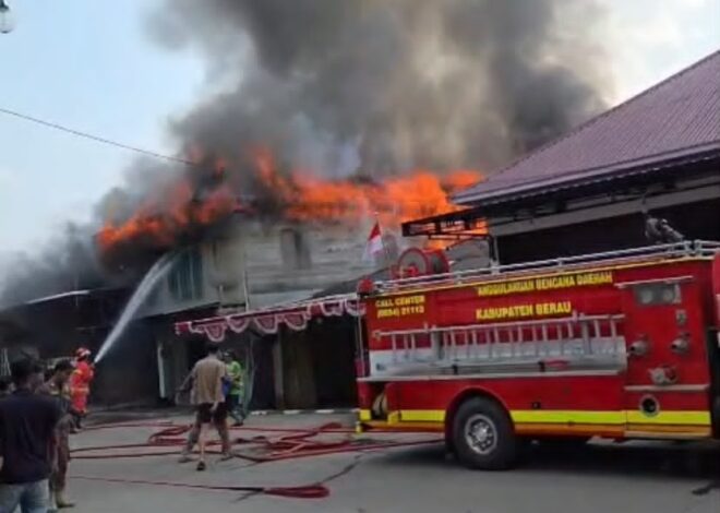 Tiga Bangunan Ludes Terbakar di Jalan Milono, Polisi Masih Selidiki Penyebab Kebakaran