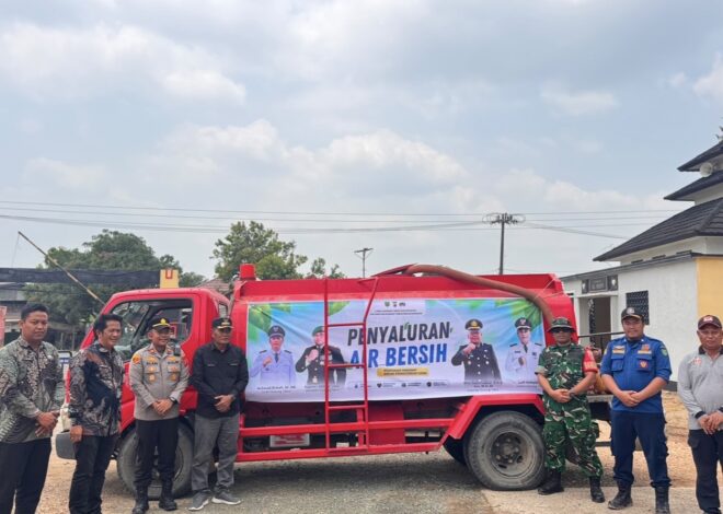 Atasi Krisis Kemarau, Polsek Gunung Tabur dan Polres Berau Salurkan Bantuan Air Bersih ke Warga RT 7